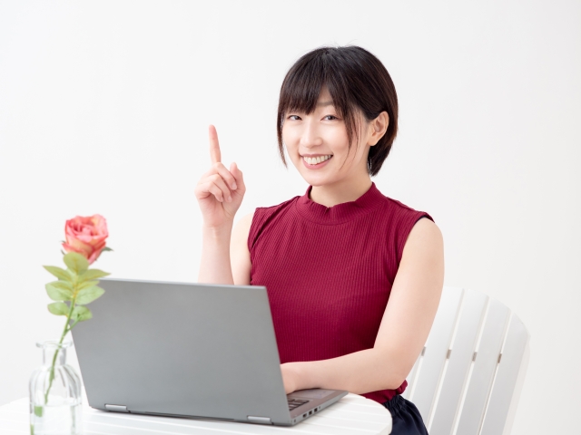 女性とPC